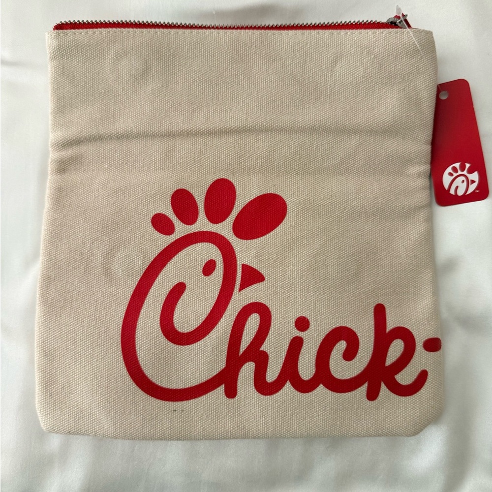 Chick-fil-A Cow Slides + Cooler Pouch + “Eat Mor Chikin” Tote (NWT) - Picture 3 of 12